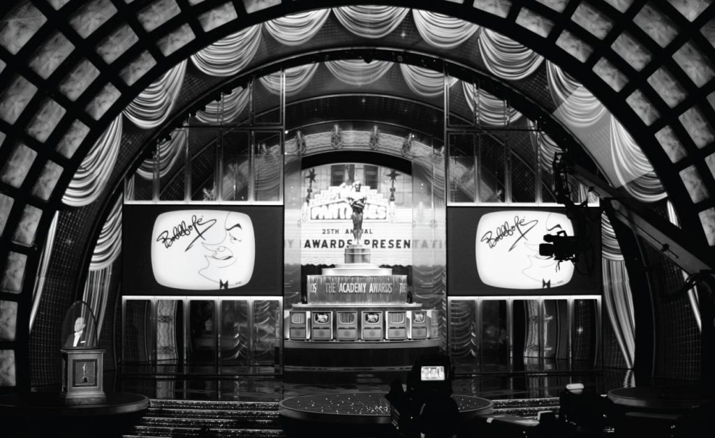 holographic screens theatres